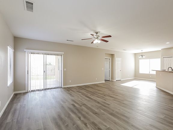 5th image of 514 W Mountain View Dr