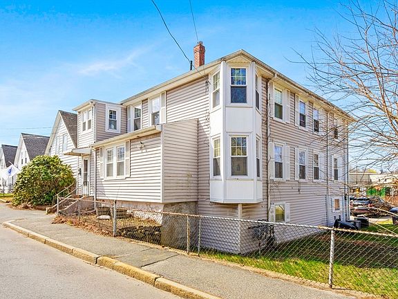 3rd image of 39 Beach St