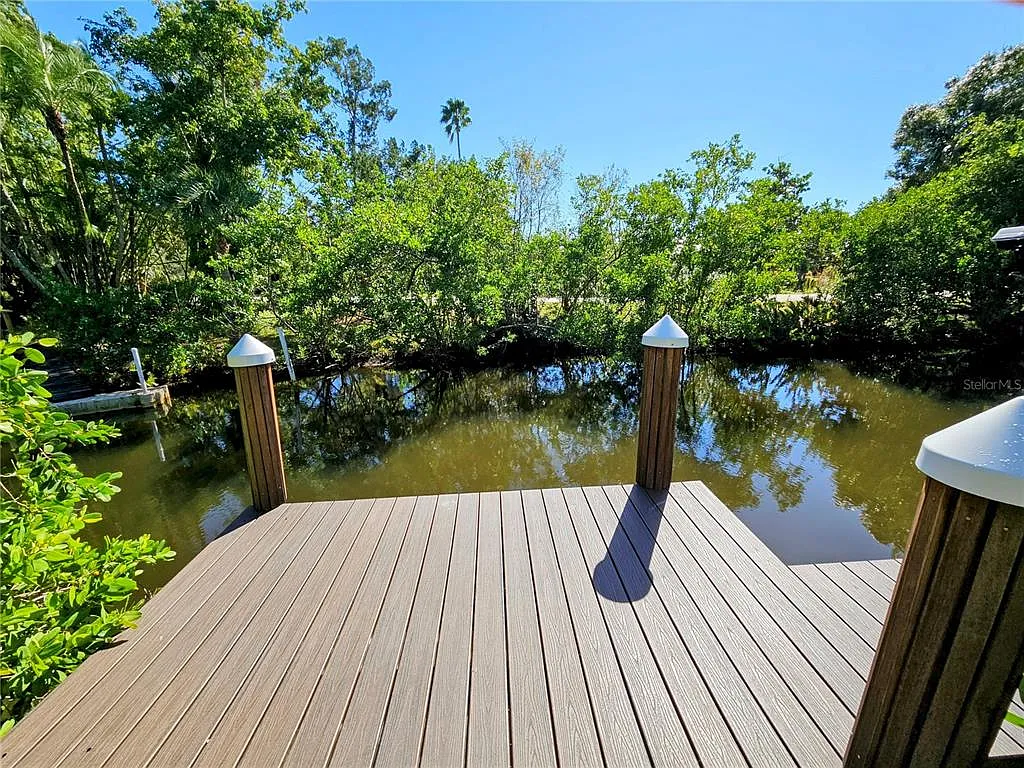 3 bed, 2.0 bath, 1599 sqft, $5,700 — Photo 4