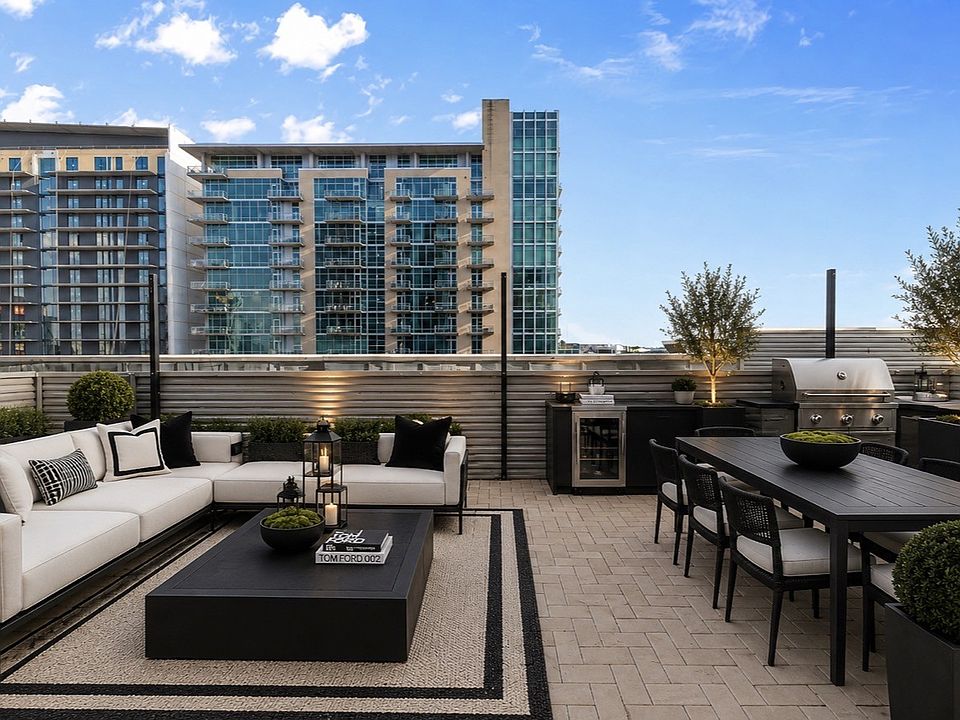 1st image of 600 12th Ave S APT 902