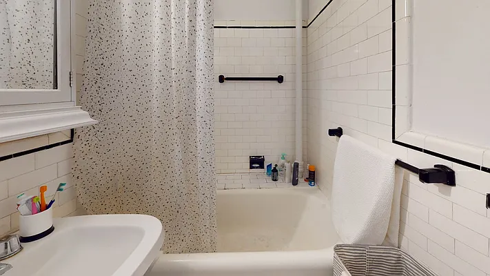 Rented by Bond New York | media 26