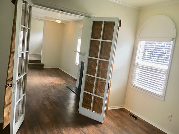 4th image of 1163 E Wilson Ave #1