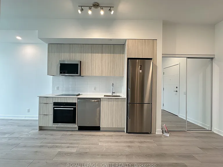20 Deans Dr #214 — Photo 8