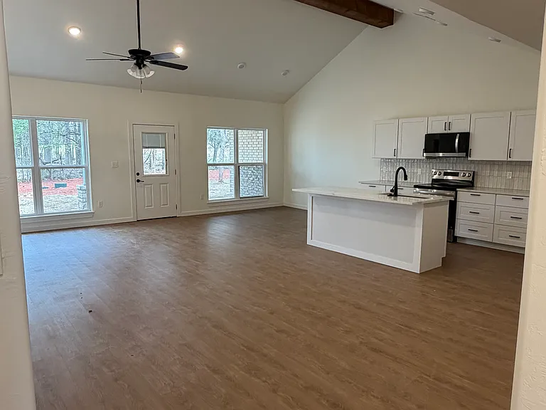 541 SW 7th St #541 — Photo 9