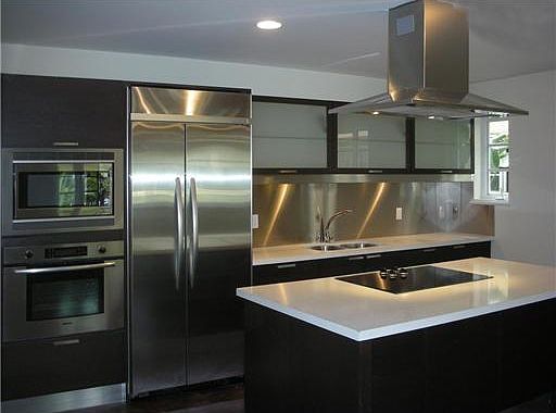 3rd image of 835 Michigan Ave APT 5