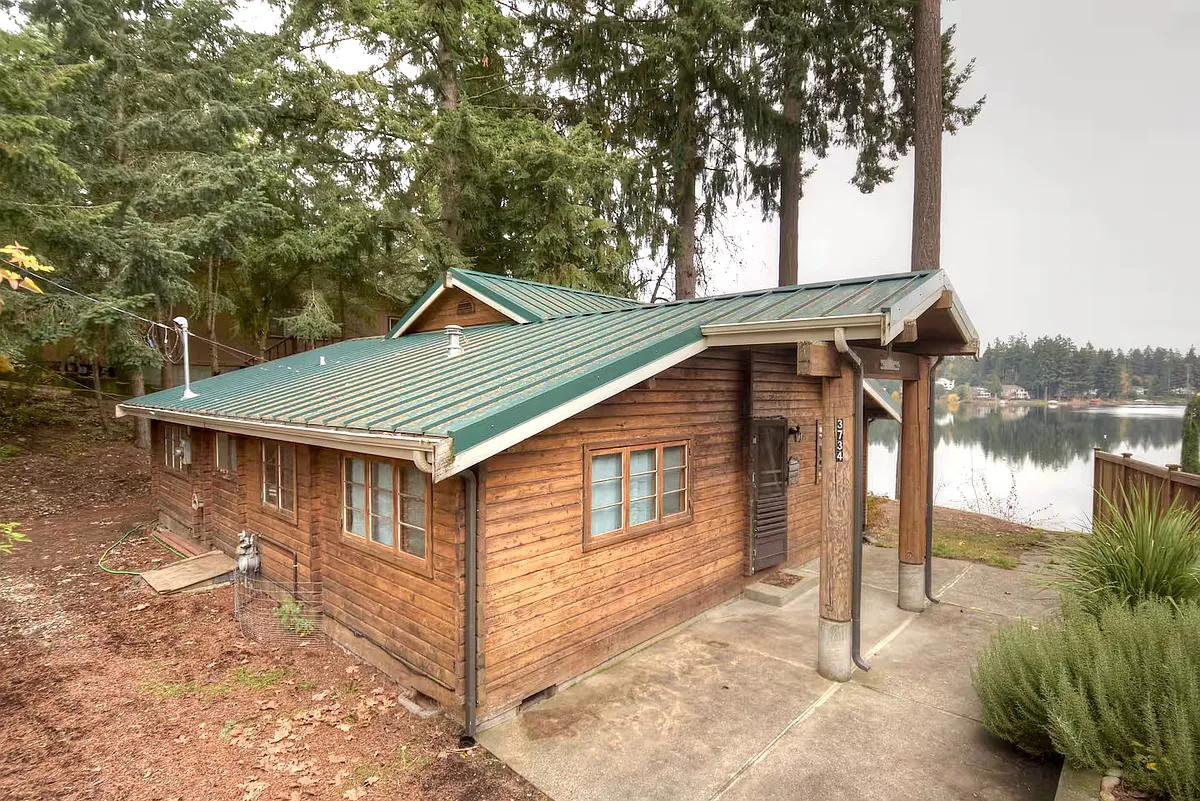 Building Photo - 3734 Long Lake Dr SE