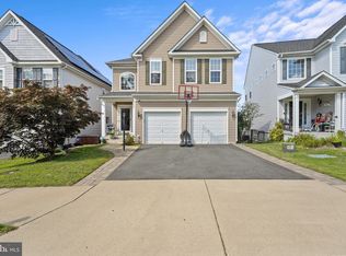 3244 Eagle Ridge Dr, Woodbridge, VA 22191