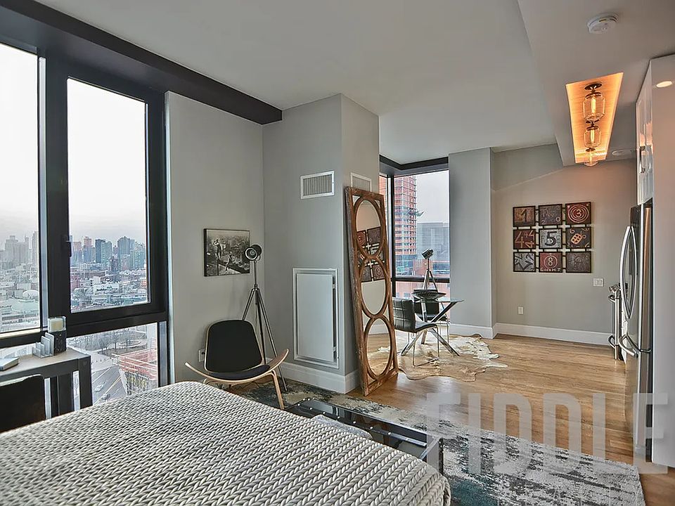 1st image of 4441 Purves St APT 1311