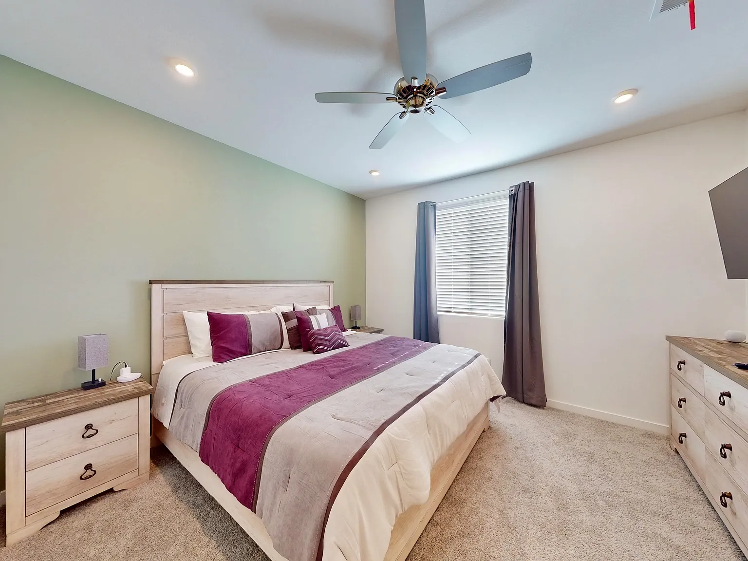 4 bed, 3.5 bath, 2041 sqft, $1,400 — Photo 3