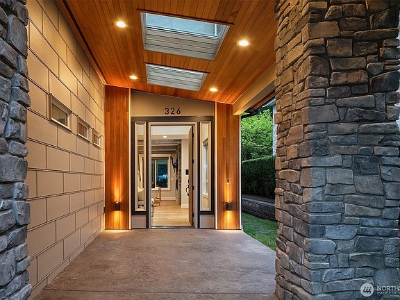 2nd image of 326 7th Avenue S