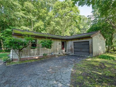 71 Harvest Rd, Fairport, NY, 14450