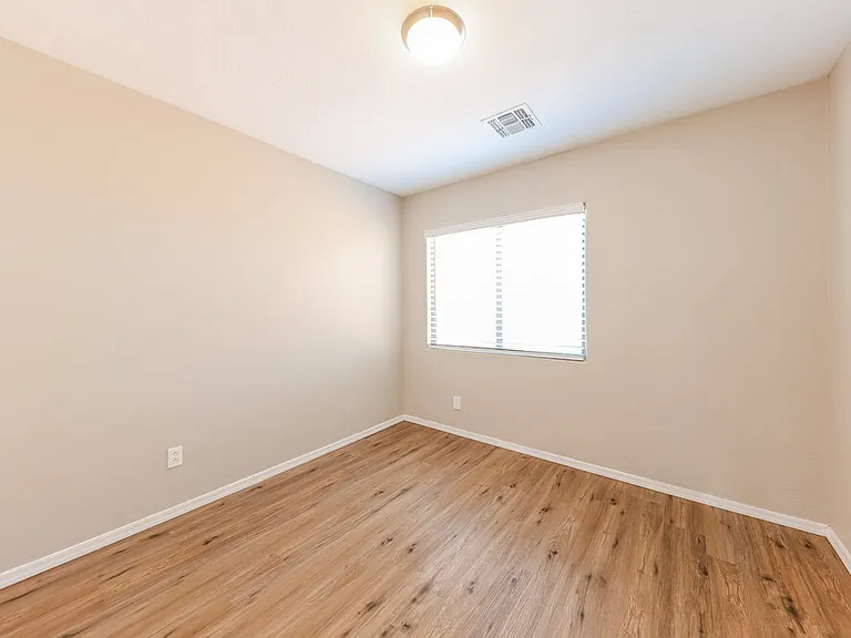 40810 N Hudson Ct — Photo 14