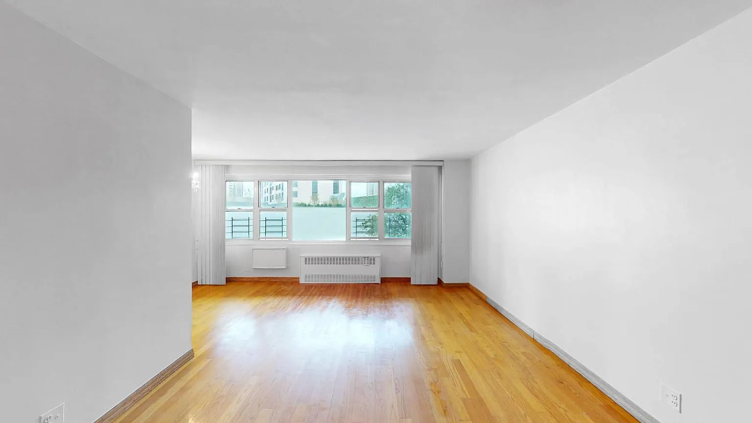 2932 W 5th St APT 4H photo 1