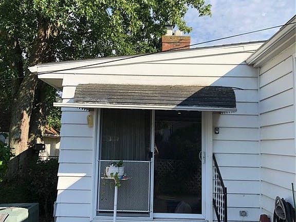 3rd image of 16380 Parklawn Ave