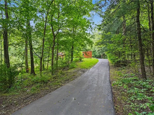 5060 Leffingwell Rd, Canfield, OH 44406