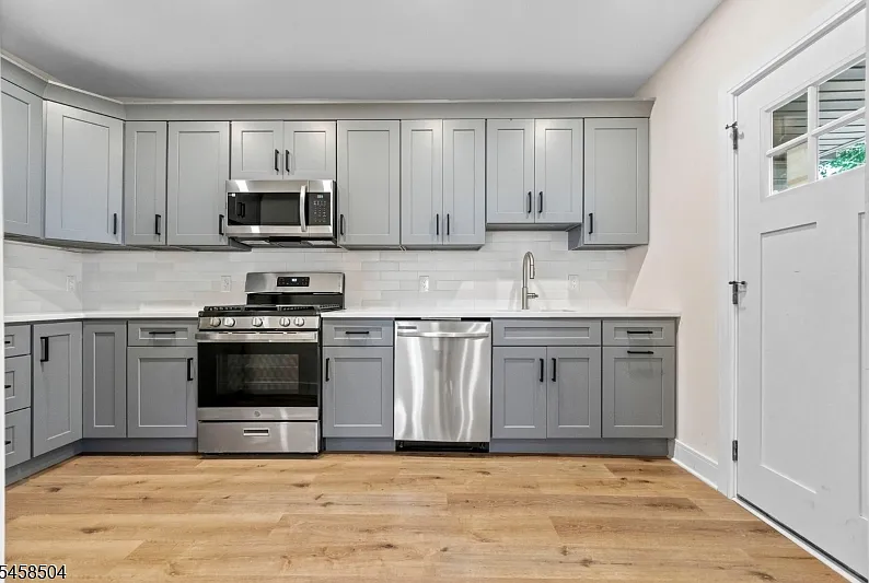 3 bed, $2,350 — Photo 3