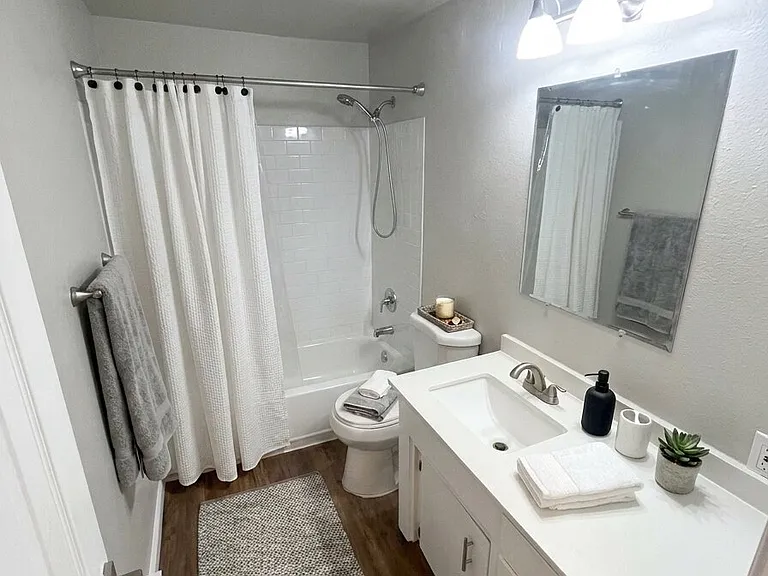 102 Summit Ave N #1 — Photo 5