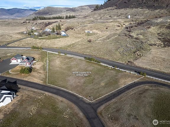 5th image of 44330 Lupine Drive N