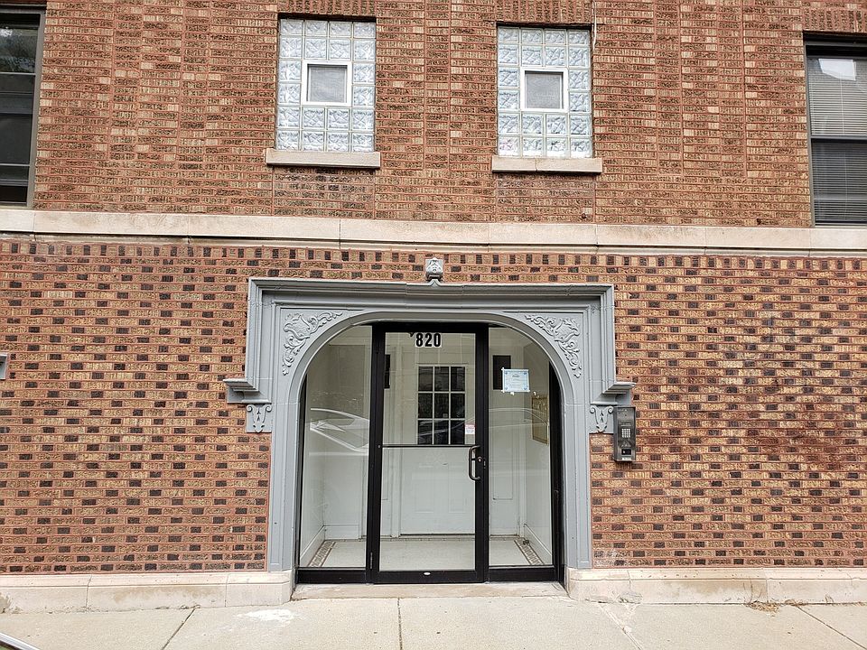 1st image of 820 W Cuyler Ave APT 130