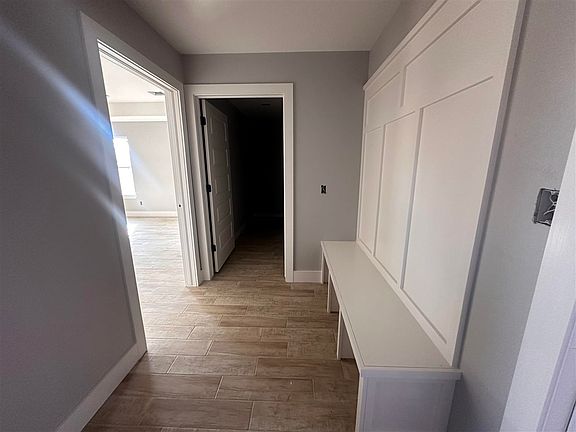 5th image of 407 Bob White Rd