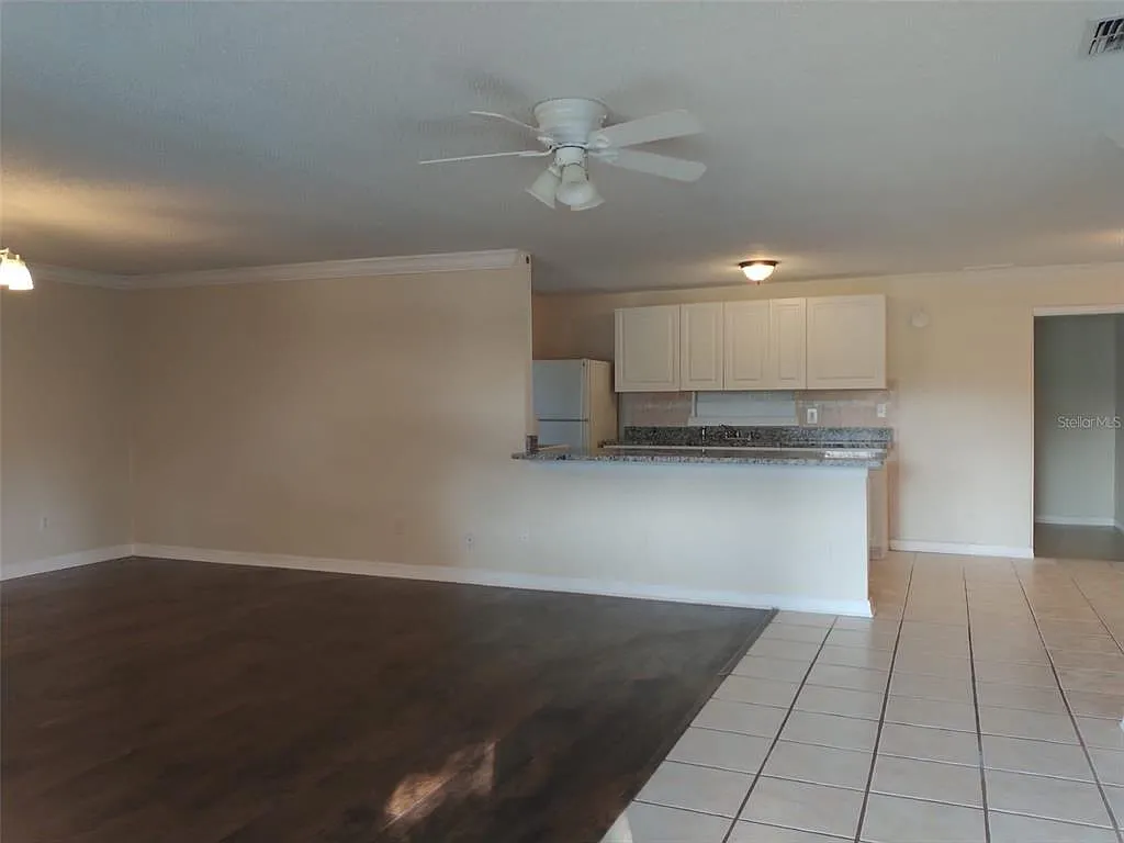 4 bed, 2.0 bath, 2142 sqft, $2,150 — Photo 3