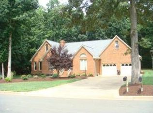 1025 Brookview Dr, Elon, NC 27244