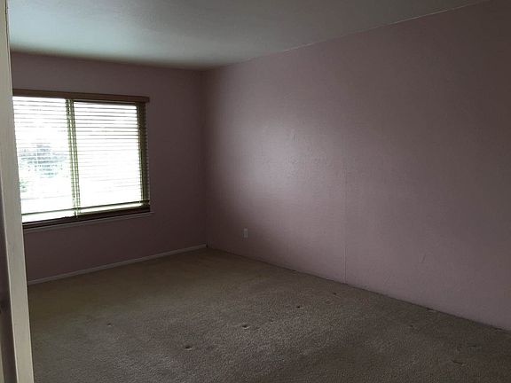 5th image of 3972 Fairfax Way