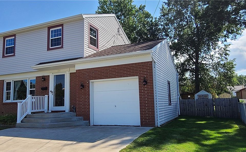 1st image of 707 Pin Oak Dr