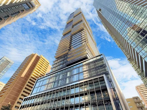 55 Charles St E, Toronto, ON
