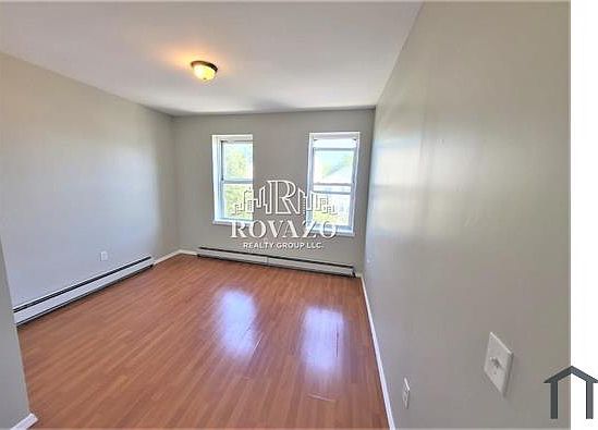 3rd image of 173 Hillside Ave APT 3R