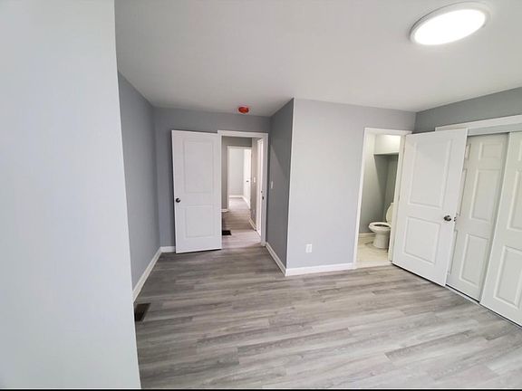 4th image of 4810 Aspen St
