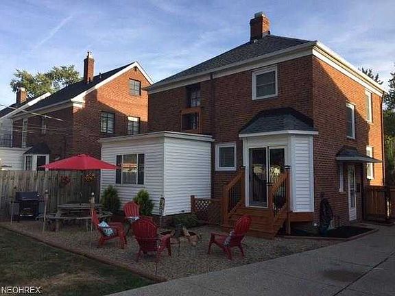 3rd image of 21470 Hillsdale Ave