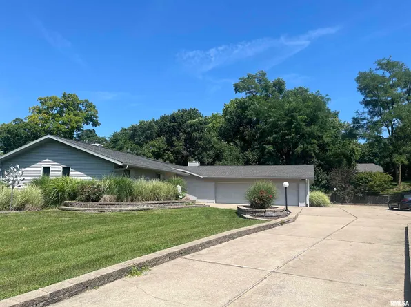 1117 N Hoppe Ln, East Peoria, IL 61611