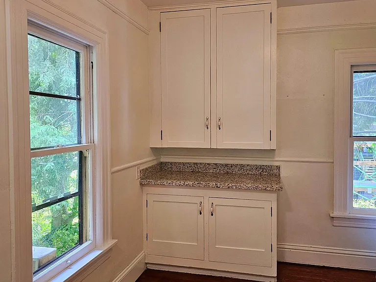 309 NE Graham St #A — Photo 17