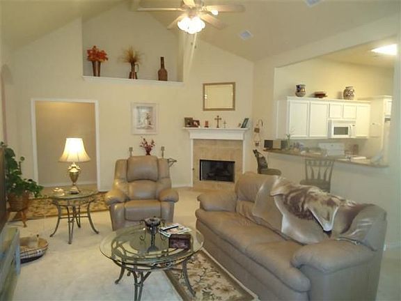 5th image of 411 Harbor Oaks Dr