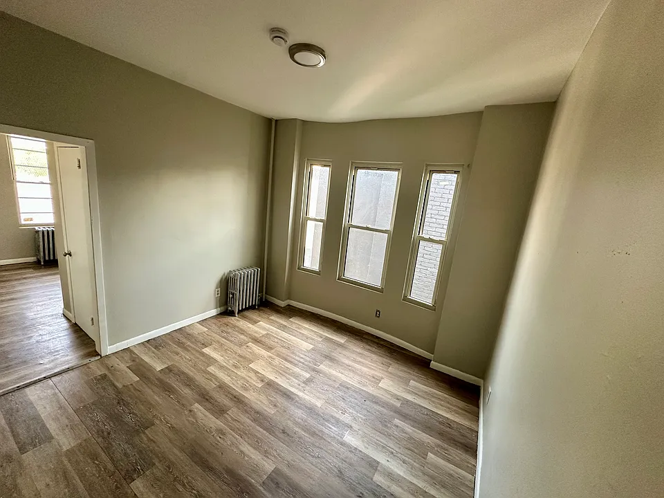 491 Clinton Ave #9