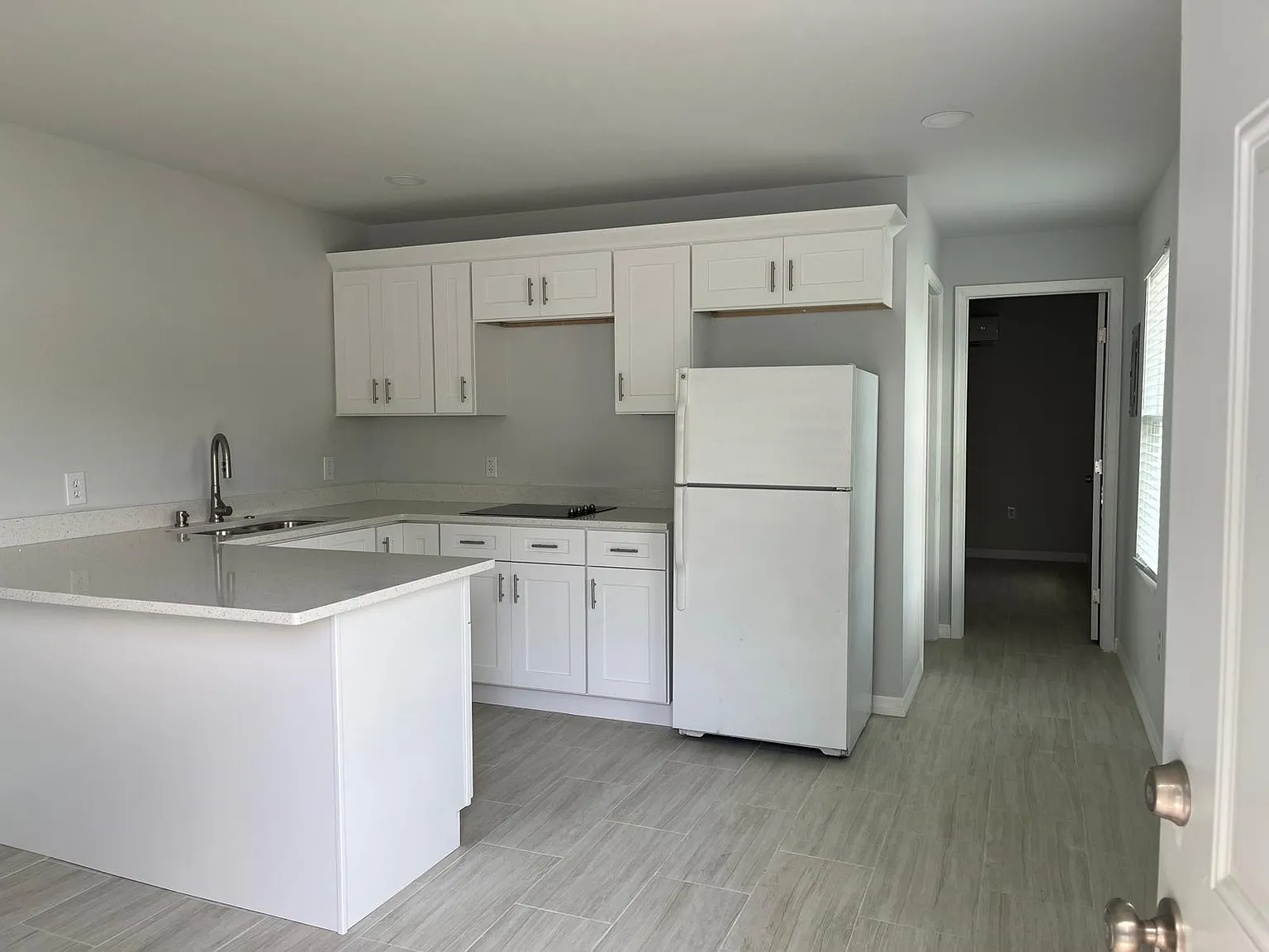 3 bed, 400 sqft, $1,360 — Photo 3