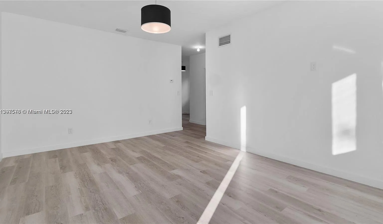 1 bed, 750 sqft, $2,200 — Photo 2