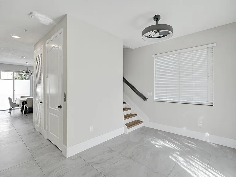 3600 NW 5th Ter — Photo 23