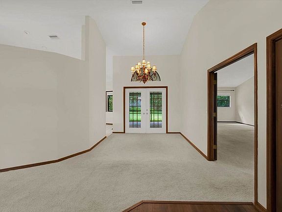 5th image of 642 Erin Way