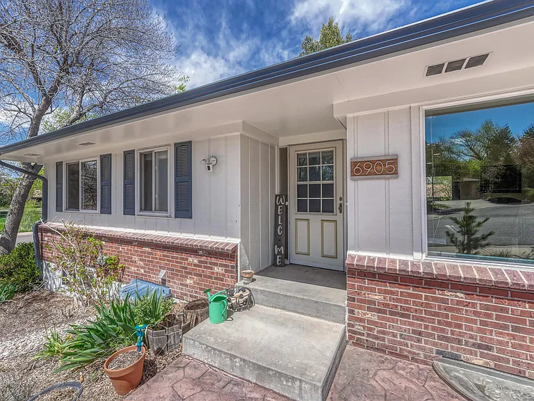 6905 E Hillside Pl — Photo 7