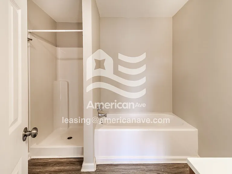 511473_008_main_bathroom_14097598.jpg