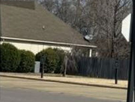 Exterior Neighborhood (street photo)