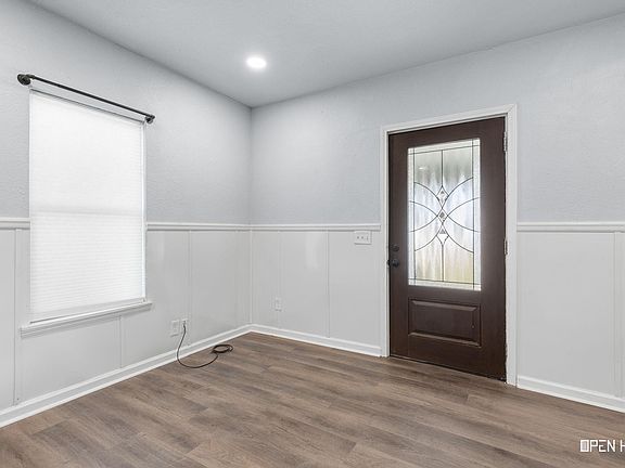 4th image of 104 Walnut St