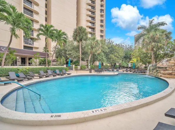 2480 Presidential Way #303, West Palm Beach, FL 33401