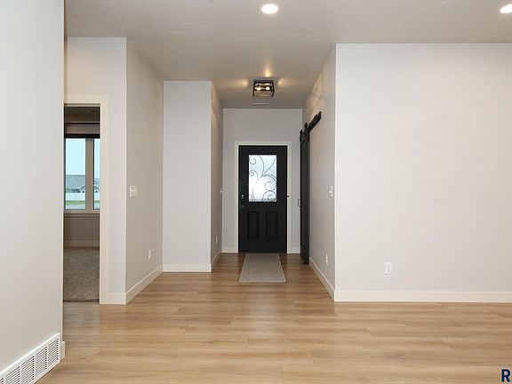 5th image of 705 Quartzite Cir