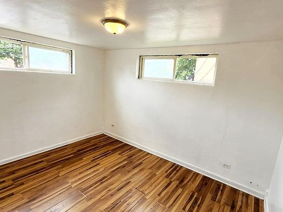 5th image of 2115 Williamsburg Dr
