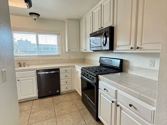4th image of 718 Buena Tierra Way Unit 179
