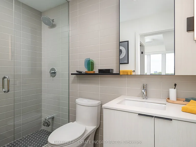 740 Dupont St #707 — Photo 6