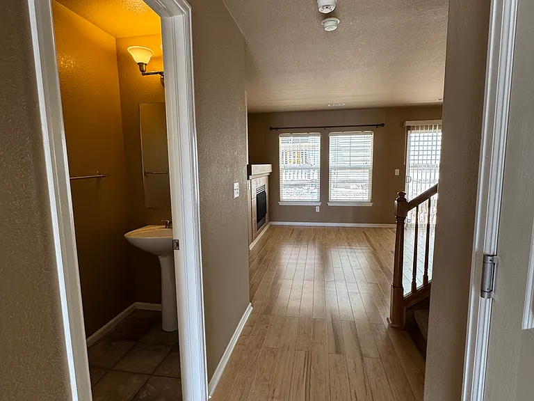 11939 Bolton Dr — Photo 2